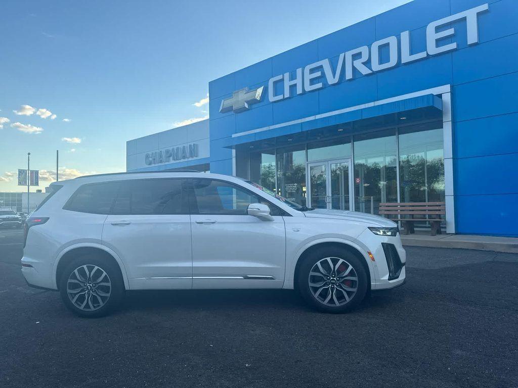 used 2023 Cadillac XT6 car, priced at $28,898
