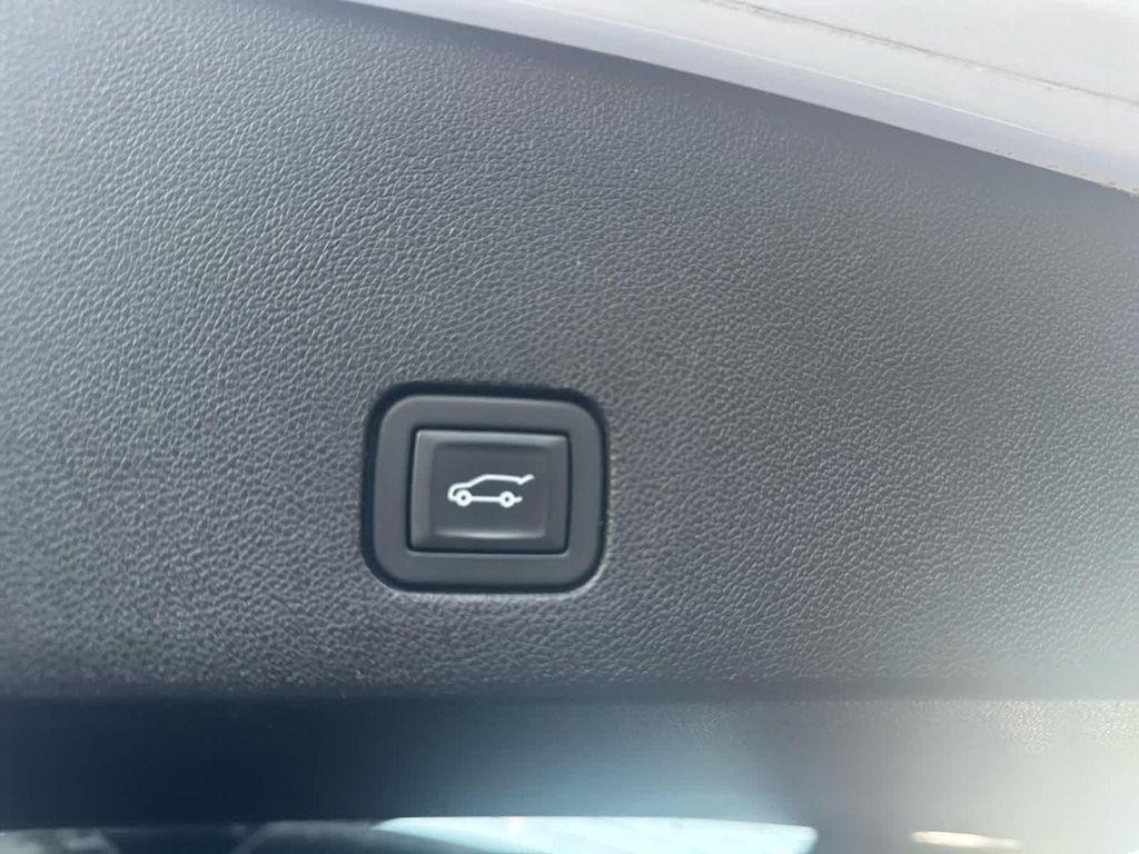 used 2023 Cadillac XT6 car, priced at $28,898