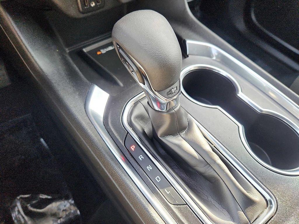 used 2023 Chevrolet Traverse car, priced at $28,409