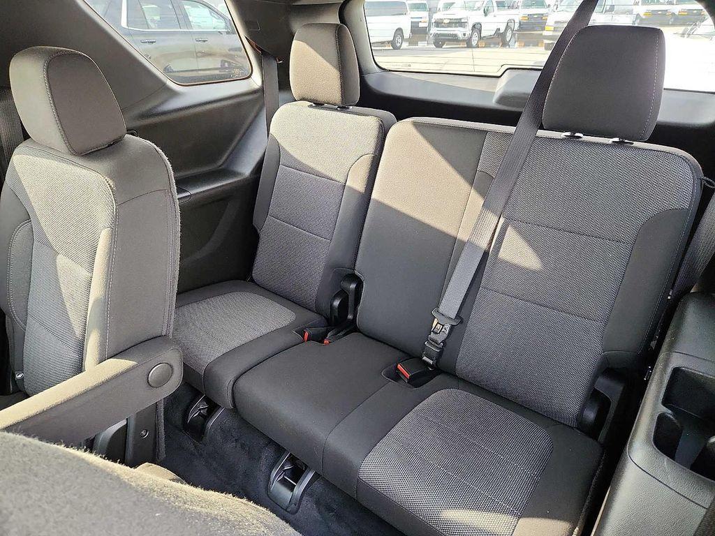 used 2023 Chevrolet Traverse car, priced at $28,409