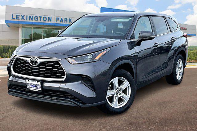 used 2023 Toyota Highlander car, priced at $29,500