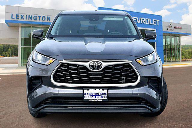 used 2023 Toyota Highlander car, priced at $29,500