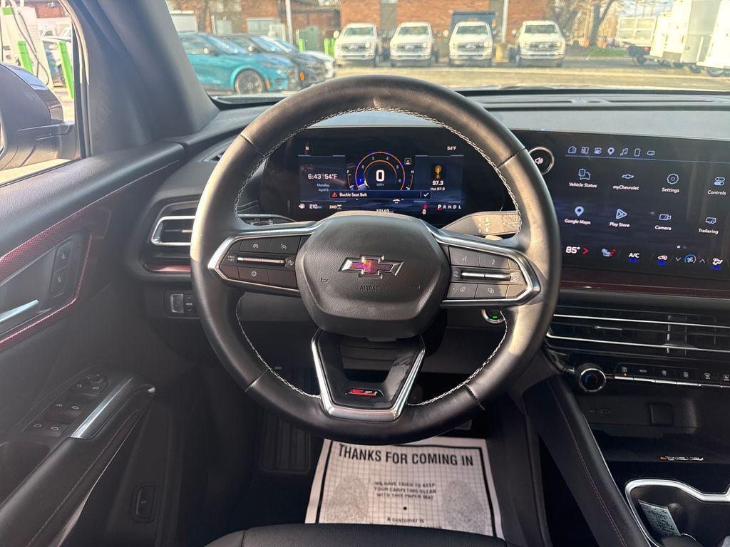 used 2025 Chevrolet Traverse car, priced at $46,532