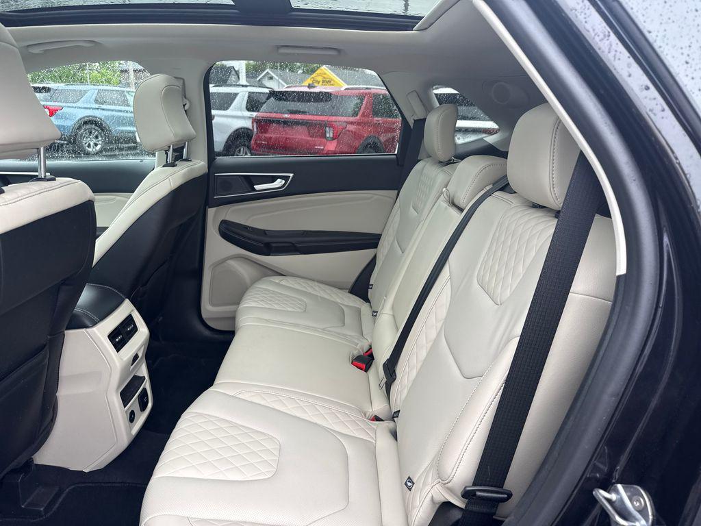 used 2024 Ford Edge car, priced at $33,323
