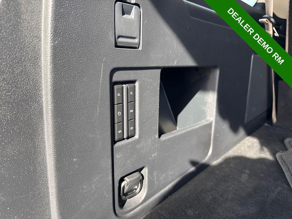 used 2024 Ford Expedition car, priced at $43,863