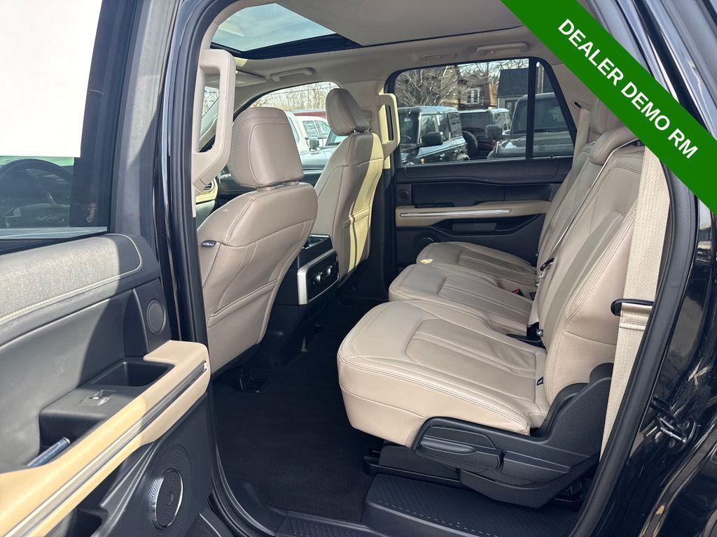 used 2024 Ford Expedition car, priced at $43,863