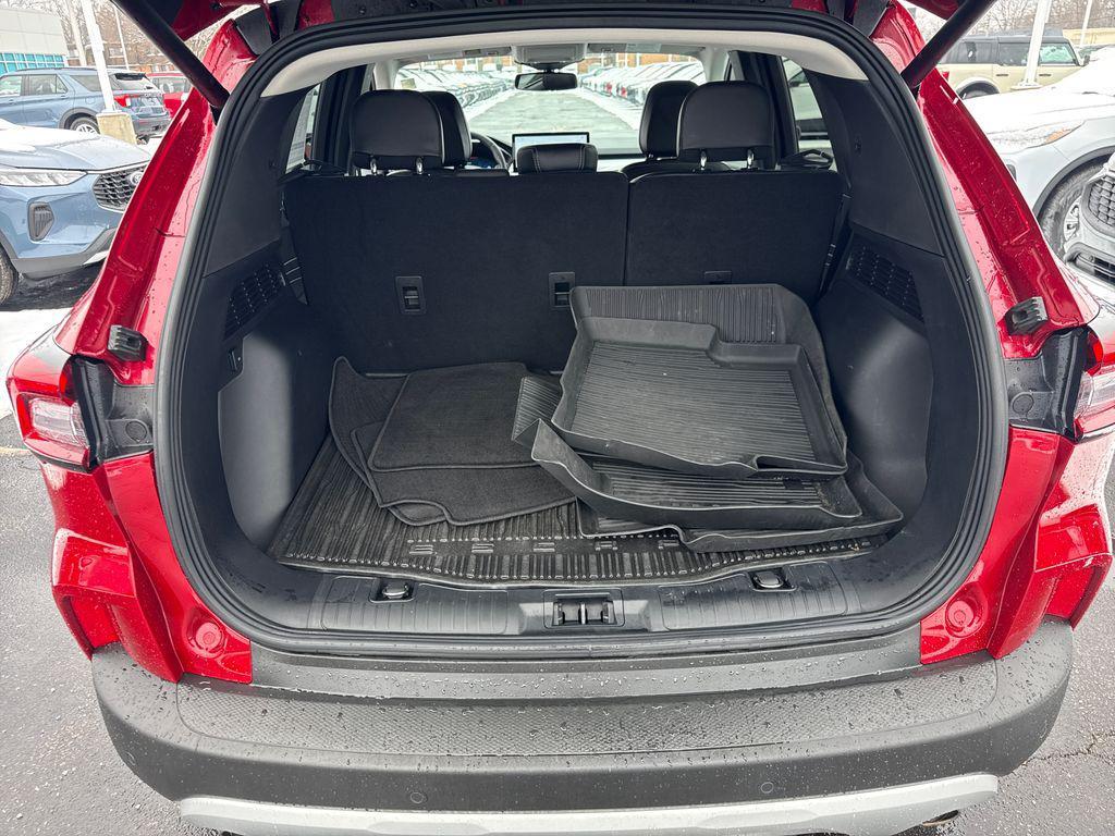 used 2023 Ford Escape car, priced at $24,913