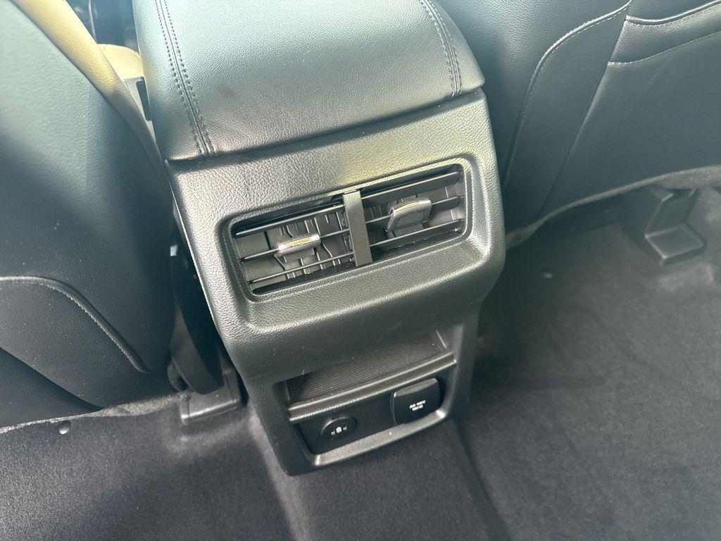 used 2024 Ford Edge car, priced at $25,219