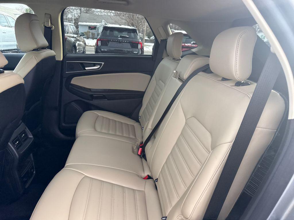 used 2024 Ford Edge car, priced at $25,219