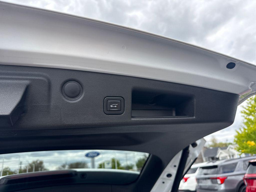 used 2022 Chevrolet Equinox car, priced at $18,344