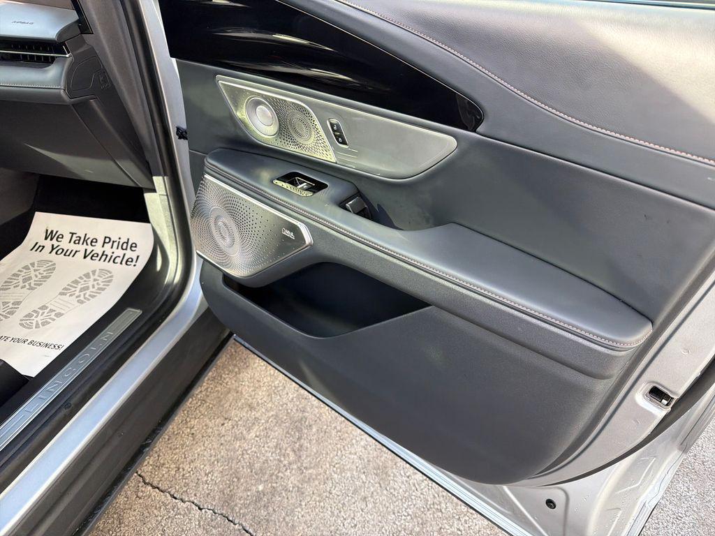 used 2025 Lincoln Nautilus car, priced at $58,570