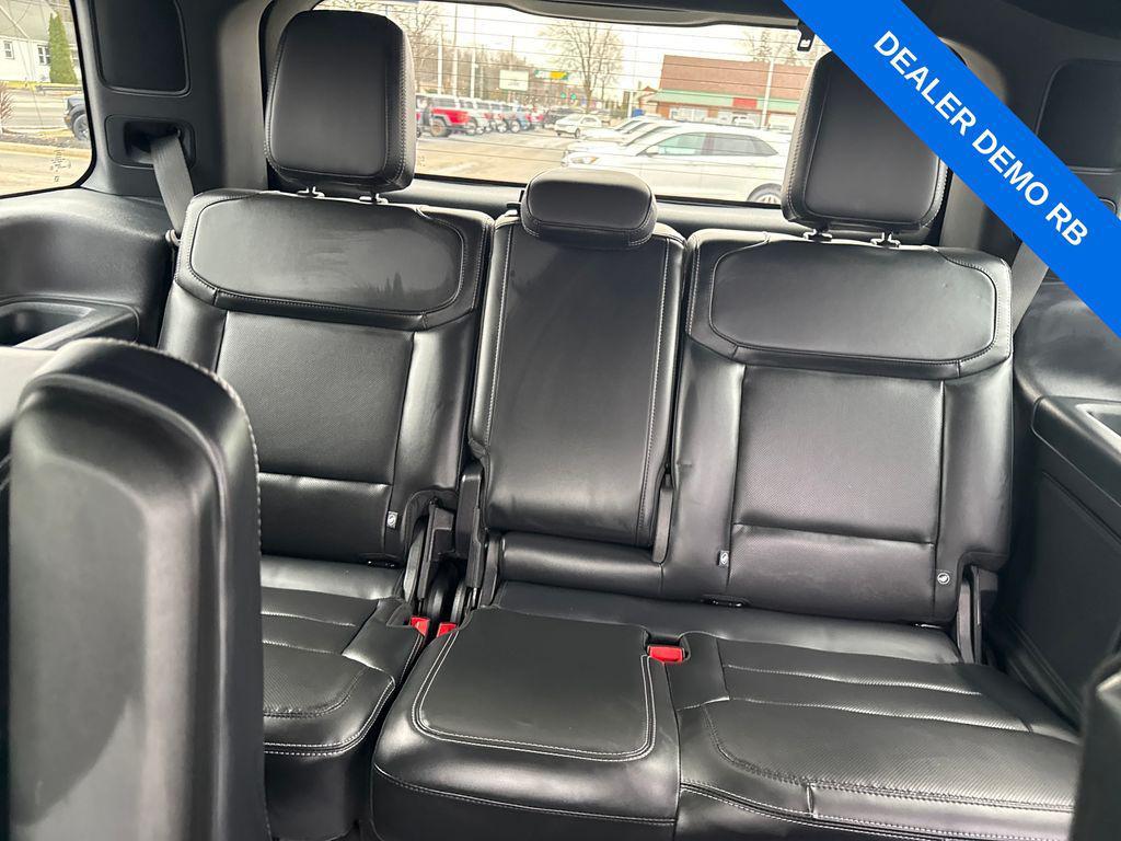 used 2025 Ford Expedition car, priced at $74,773