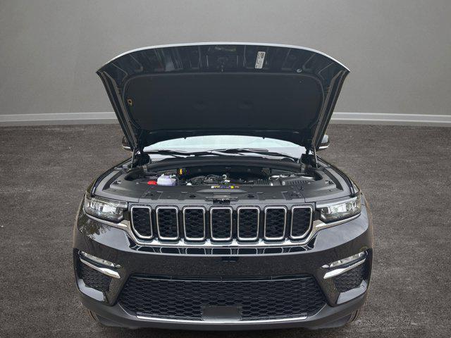 new 2025 Jeep Grand Cherokee car, priced at $38,365