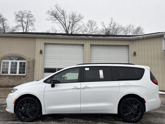 new 2026 Chrysler Pacifica car, priced at $51,302