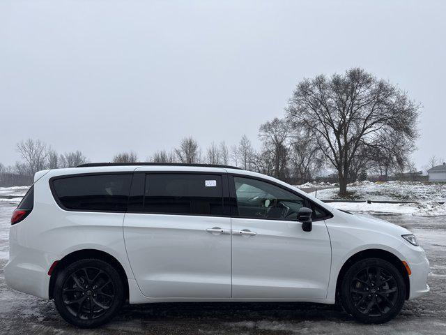 new 2026 Chrysler Pacifica car, priced at $51,302