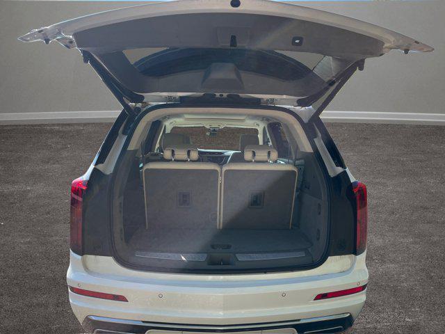 used 2022 Cadillac XT6 car, priced at $25,500