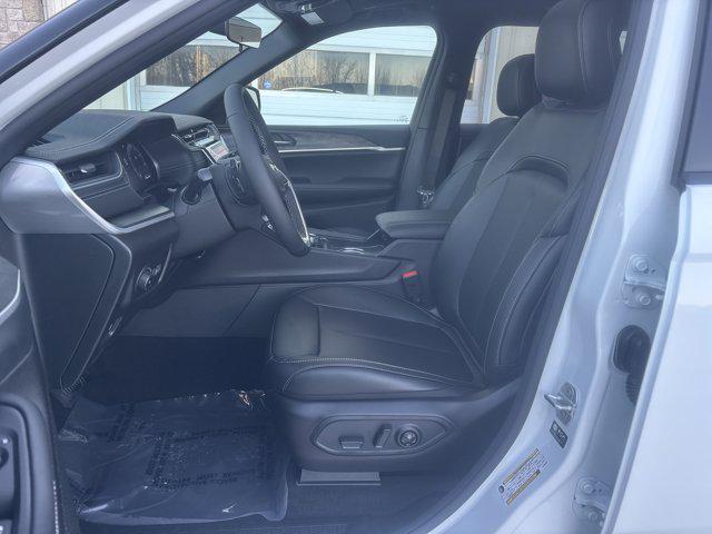 new 2025 Jeep Grand Cherokee car, priced at $41,462