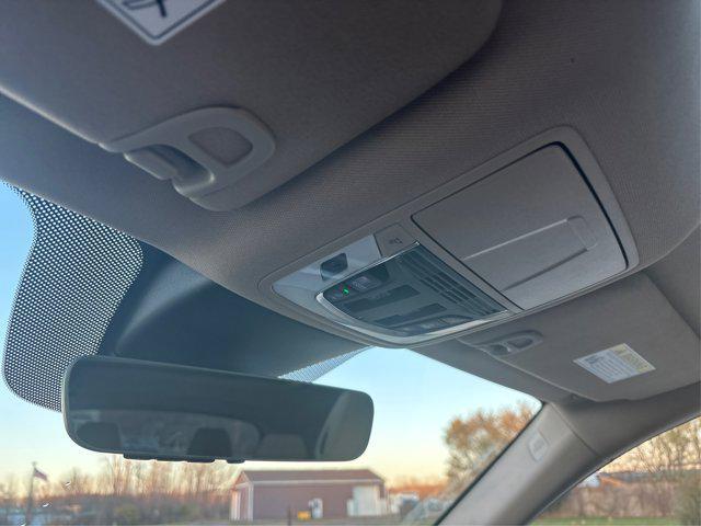 used 2024 Acura MDX car, priced at $38,400