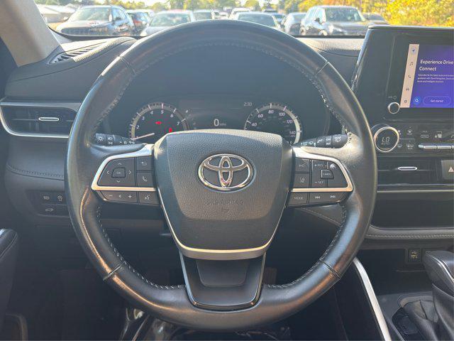 used 2024 Toyota Highlander car, priced at $28,600
