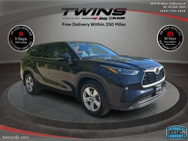 used 2024 Toyota Highlander car, priced at $28,600