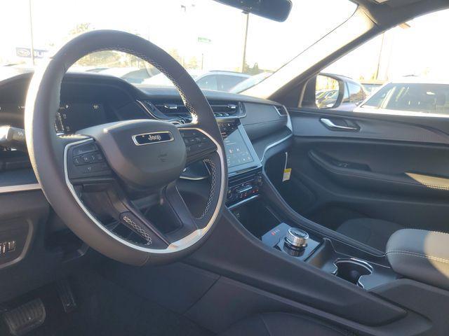 new 2025 Jeep Grand Cherokee car, priced at $30,452