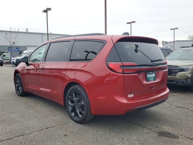 new 2026 Chrysler Pacifica car, priced at $38,513