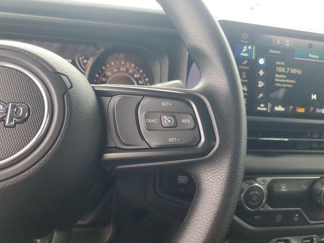 new 2026 Jeep Gladiator car, priced at $37,331