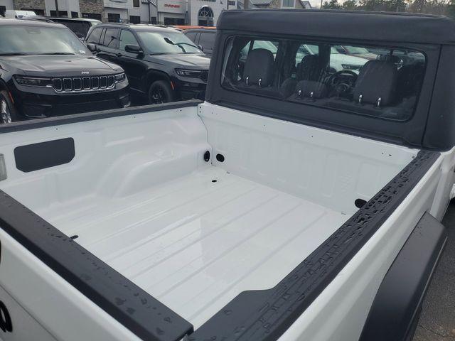 new 2026 Jeep Gladiator car, priced at $37,331