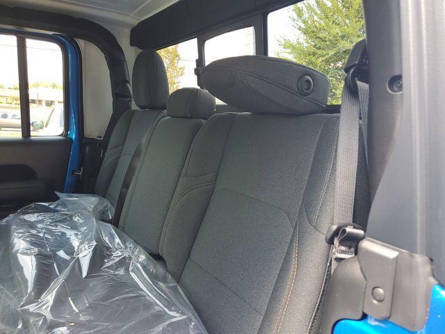 new 2025 Jeep Gladiator car, priced at $37,847