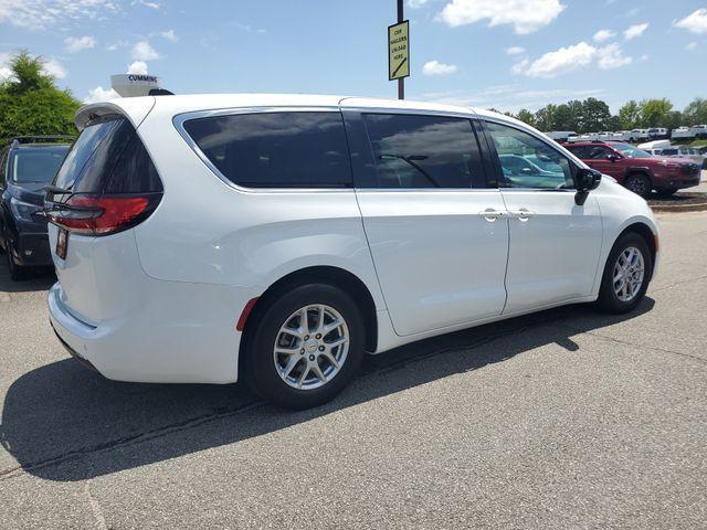 used 2025 Chrysler Pacifica car, priced at $30,670