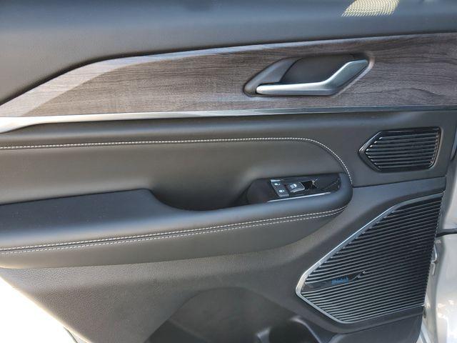 used 2022 Jeep Grand Cherokee car, priced at $27,950