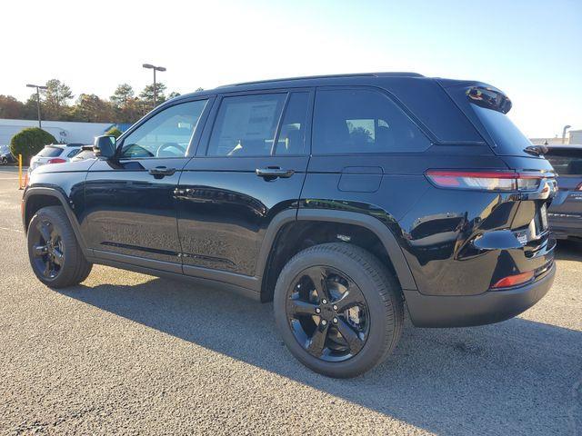new 2025 Jeep Grand Cherokee car, priced at $39,119