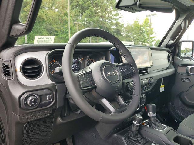 new 2025 Jeep Gladiator car, priced at $38,847