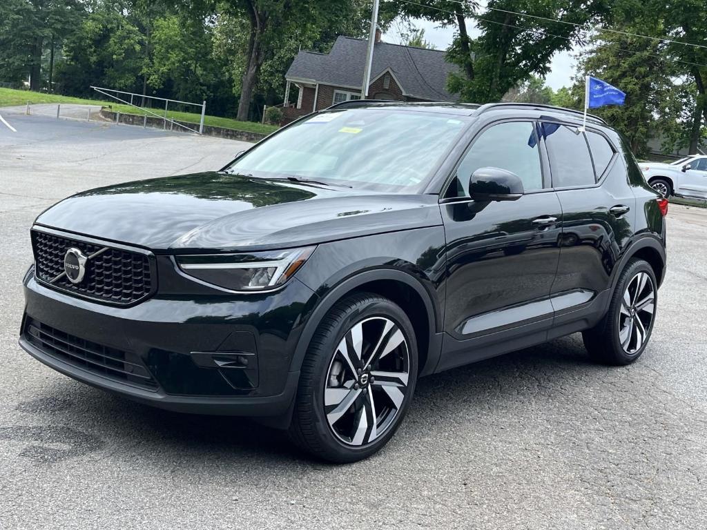 used 2025 Volvo XC40 car, priced at $33,878