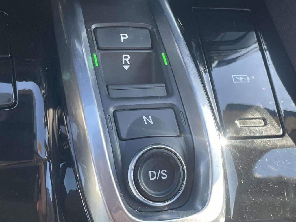 used 2022 Acura MDX car, priced at $31,500