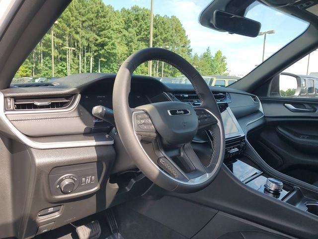 new 2025 Jeep Grand Cherokee car, priced at $31,912