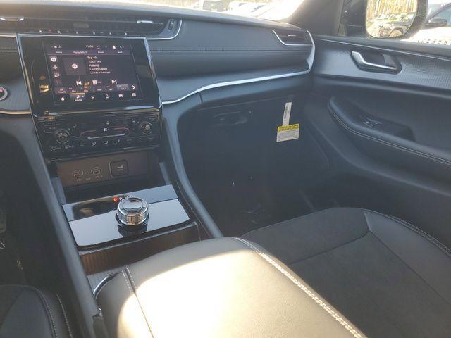 new 2025 Jeep Grand Cherokee car, priced at $36,582