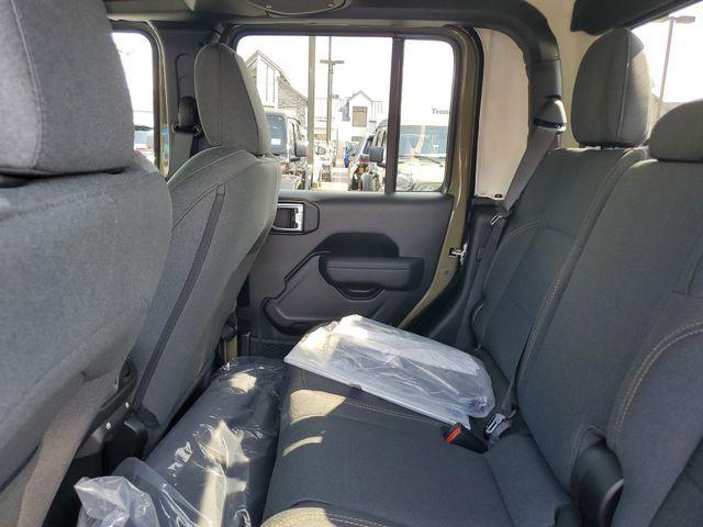 new 2025 Jeep Gladiator car, priced at $37,847