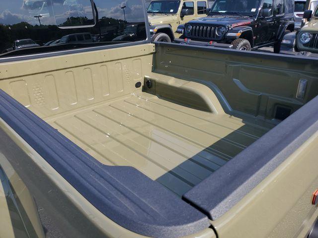 new 2025 Jeep Gladiator car, priced at $37,847