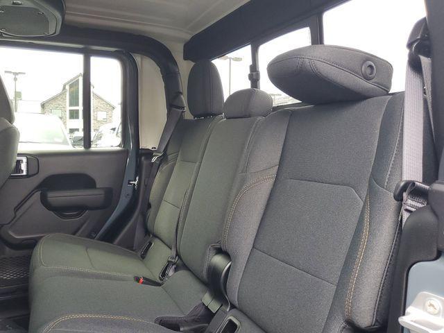 new 2025 Jeep Gladiator car, priced at $37,456