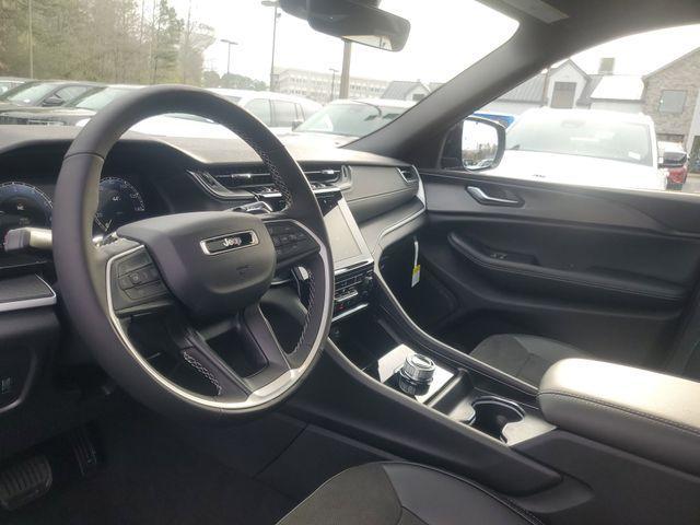 new 2025 Jeep Grand Cherokee car, priced at $36,582