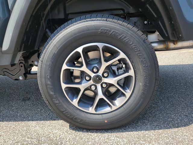 new 2025 Jeep Gladiator car, priced at $38,847