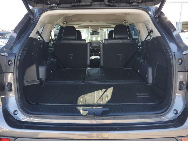 used 2022 Toyota Highlander car, priced at $26,950