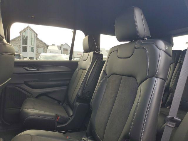 new 2025 Jeep Grand Cherokee L car, priced at $39,292