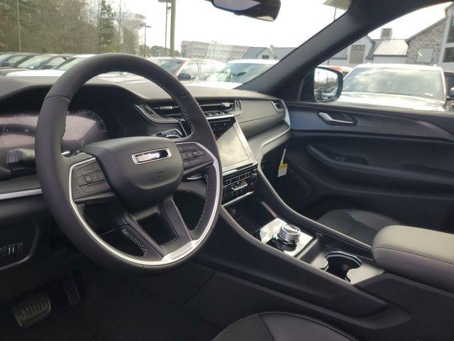 new 2025 Jeep Grand Cherokee L car, priced at $39,292