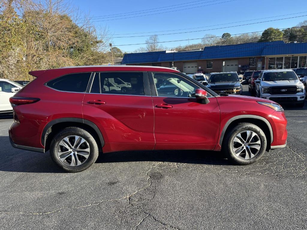 used 2023 Toyota Highlander car, priced at $32,850