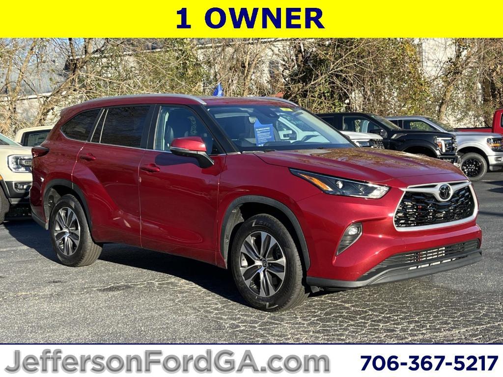 used 2023 Toyota Highlander car, priced at $32,850