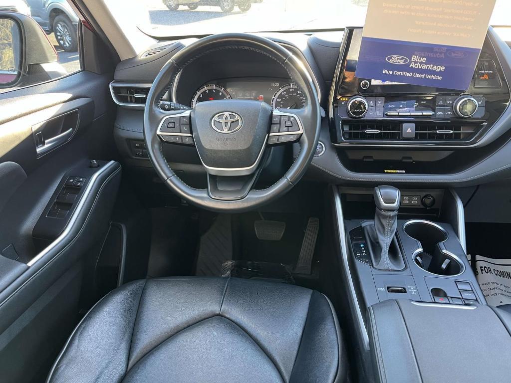used 2023 Toyota Highlander car, priced at $32,850