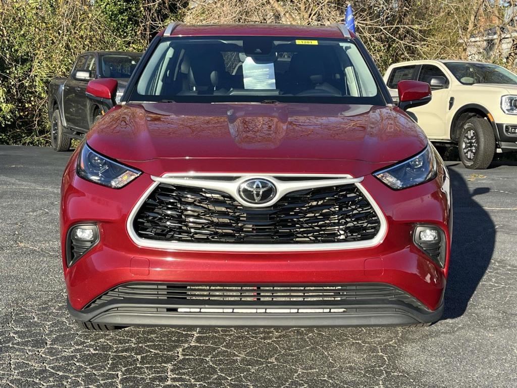 used 2023 Toyota Highlander car, priced at $32,850