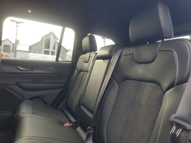 new 2025 Jeep Grand Cherokee car, priced at $36,112